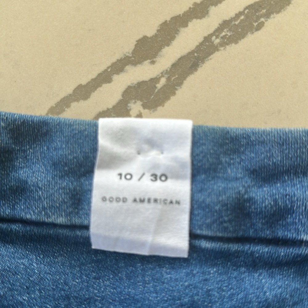Good American Good Petite Straight in a 10/30.